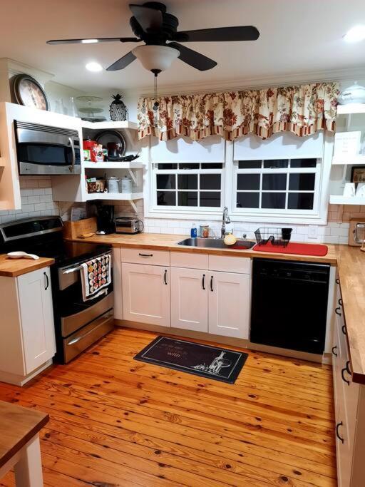 Charming Cottage On A City Farm! ليكسينغتون المظهر الخارجي الصورة